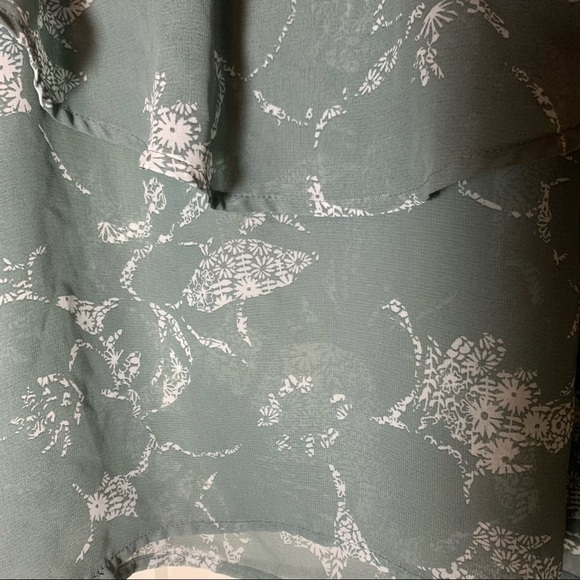 KIRRA ruffle, lace, and floral boho style tank top - Picture 3 of 9